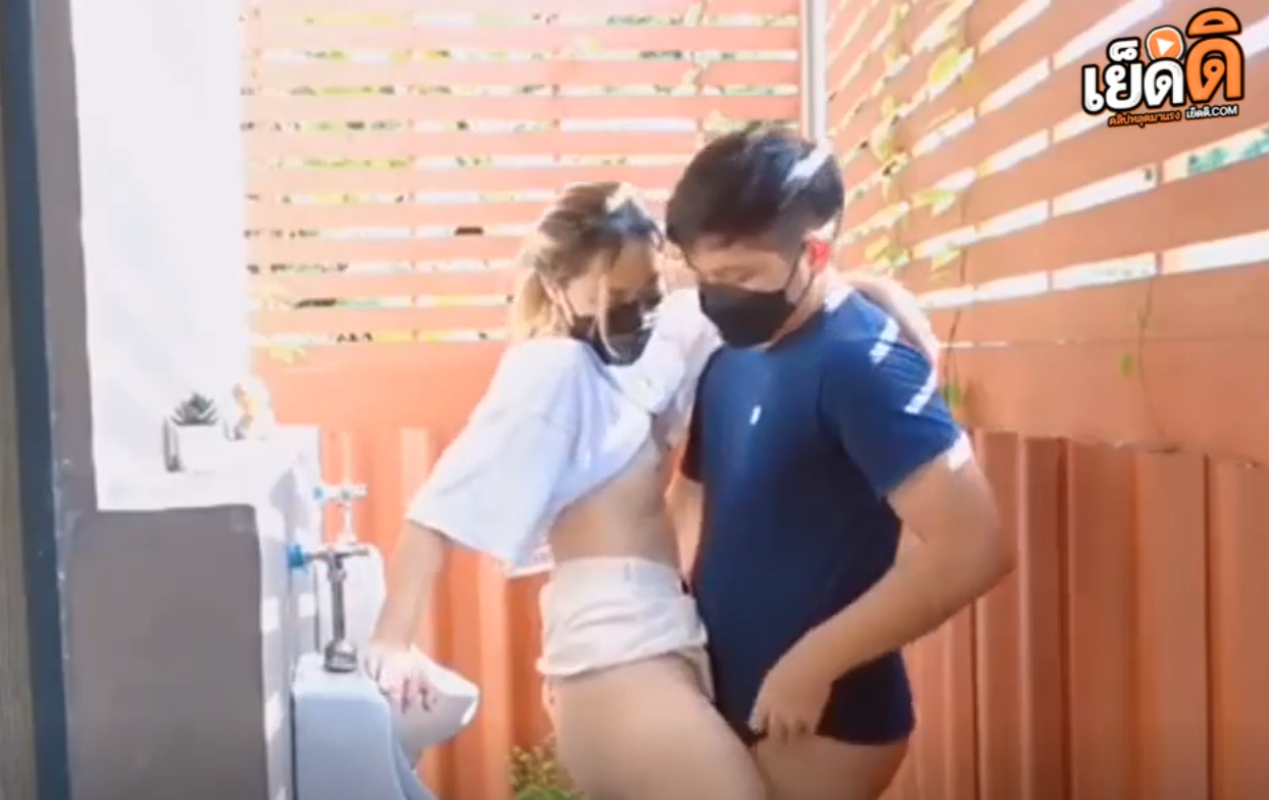 คลิปหลุด fwbfuckwithbabe คู่รักเงี่ยนเย็ดมาพากันเสียวแอบแซ่บหลังห้องน้ำชายในปั้มเสียวยืนซอยหีกระเด้านัวๆครางลั่นเลย